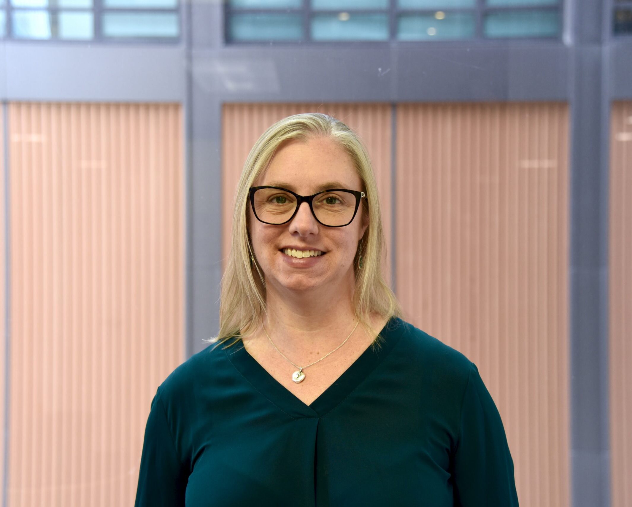 Sarah Janicki headshot